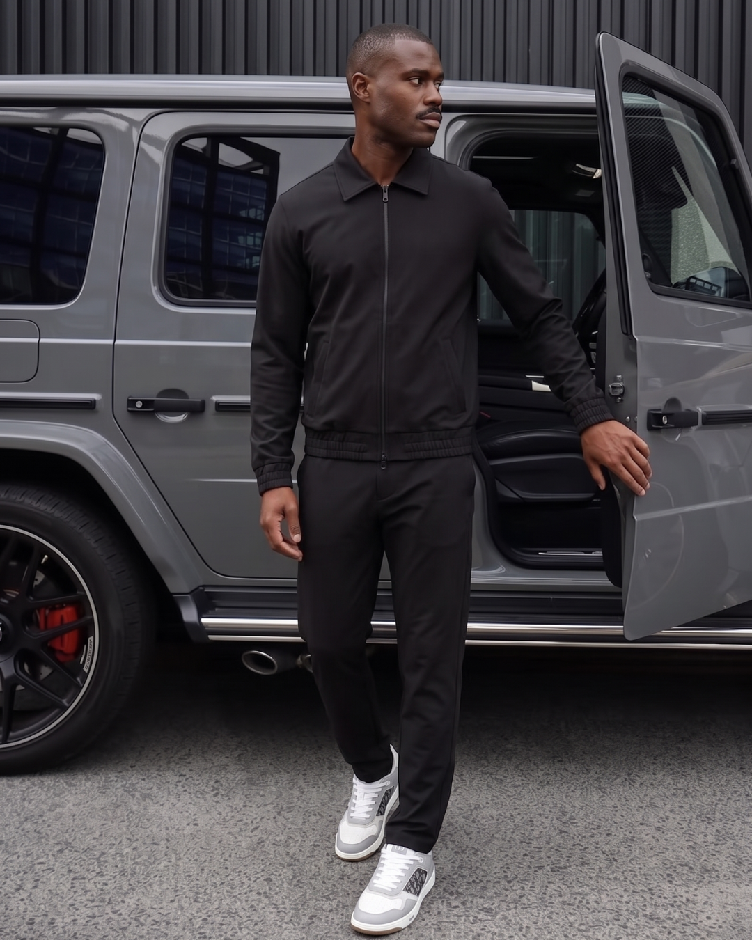 BLACK TECH SUIT PRIVE